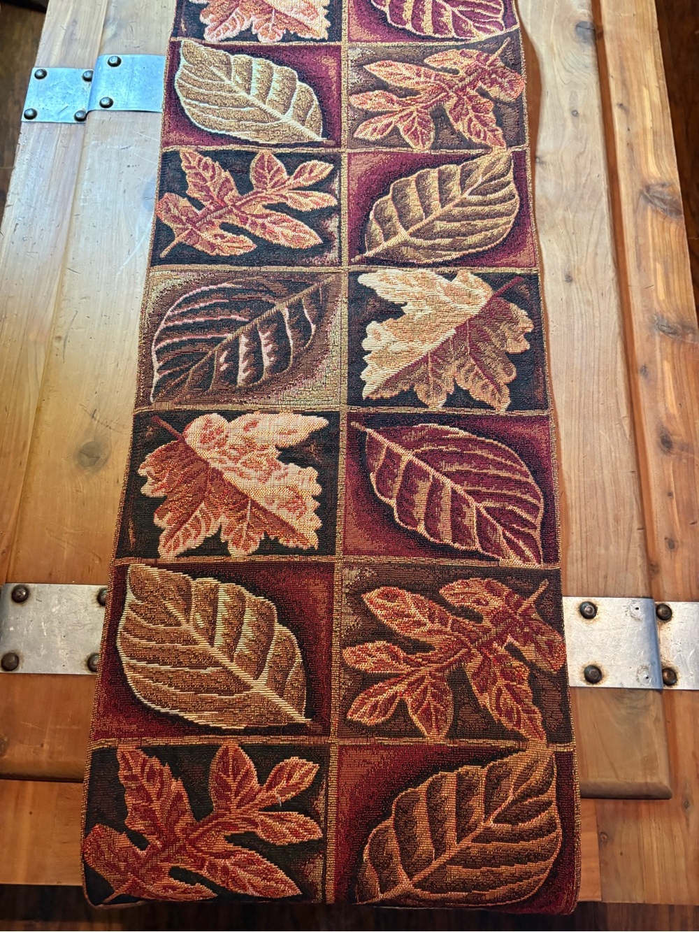 Table Runner - Picture 2 of 4